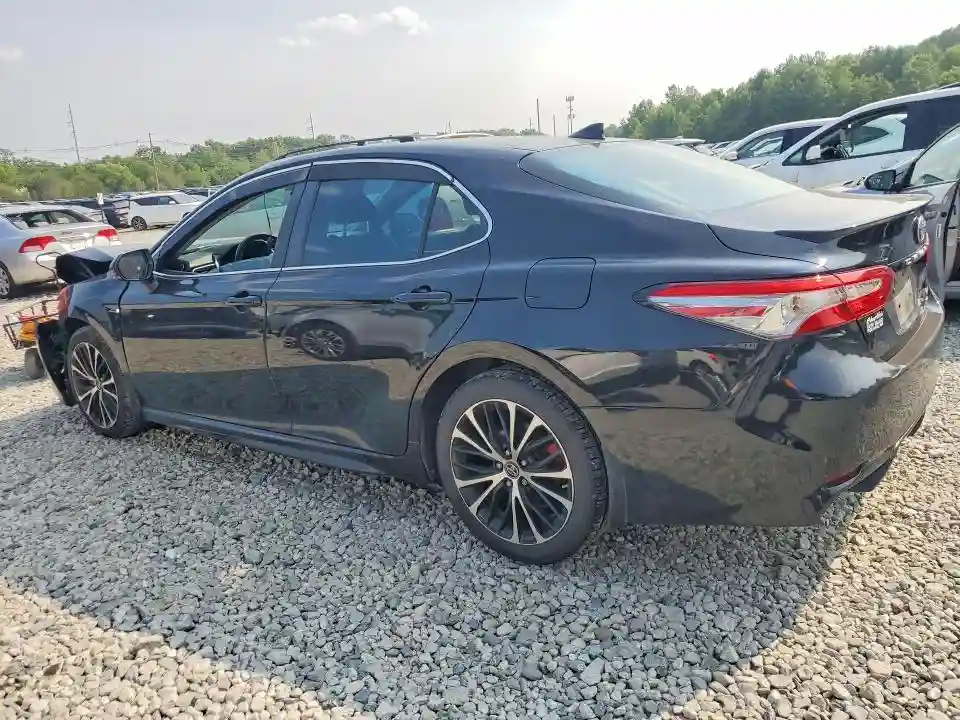 4T1B11HK5JU521058 2018 TOYOTA CAMRY-1