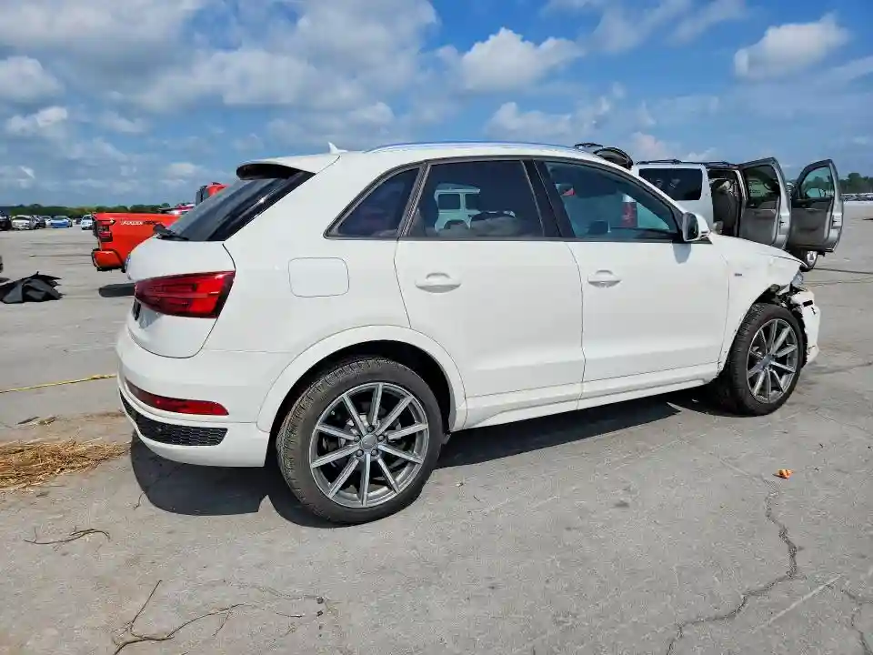WA1BCCFS0JR035168 2018 AUDI Q3-2