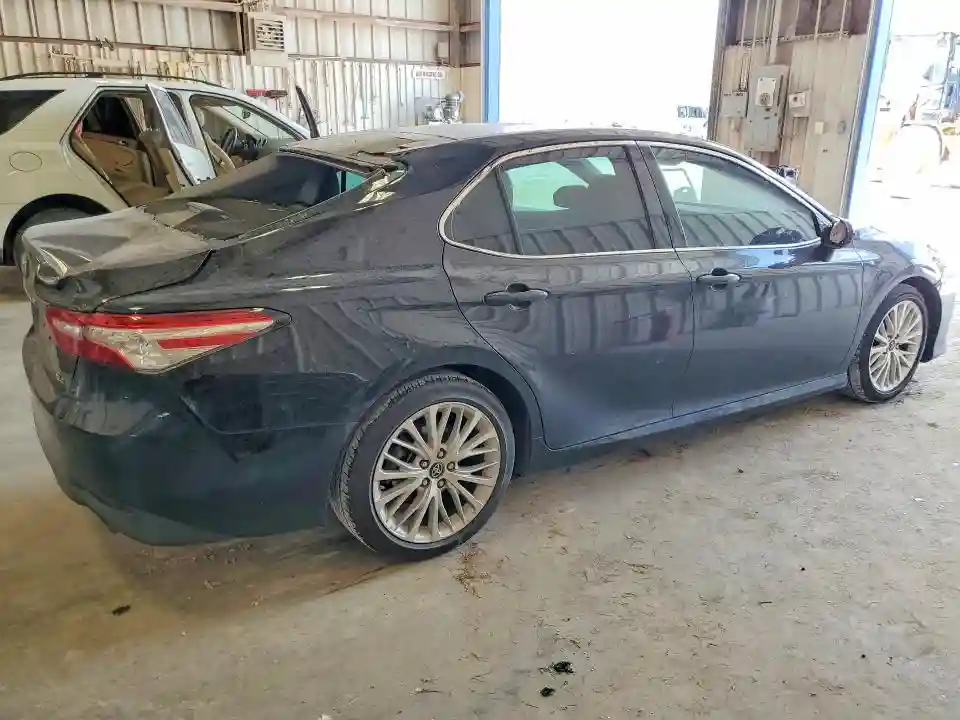 4T1B11HK1JU014254 2018 TOYOTA CAMRY-2