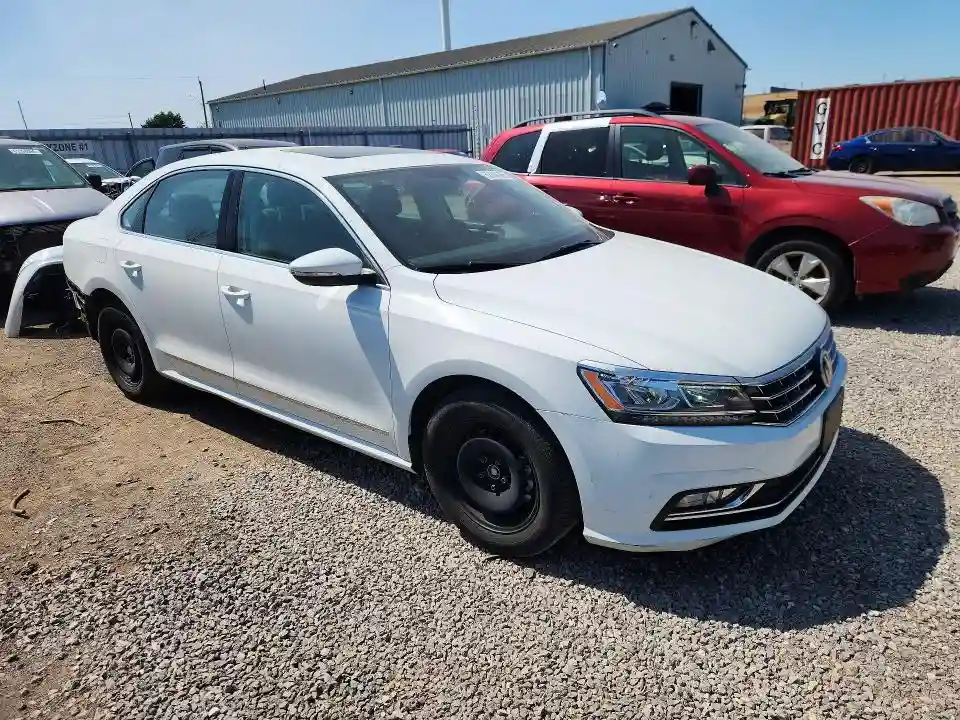 1VWBA7A38JC042839 2018 VOLKSWAGEN PASSAT-3