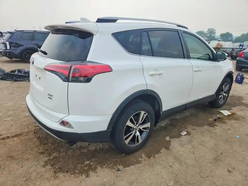 JTMRFREVXJJ234236 2018 TOYOTA RAV4-2