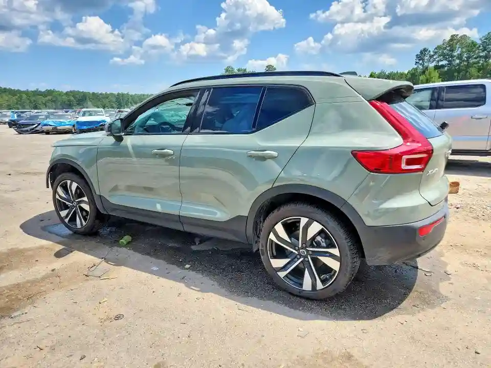 YV4L12UC6S2605977 2025 VOLVO XC40-1