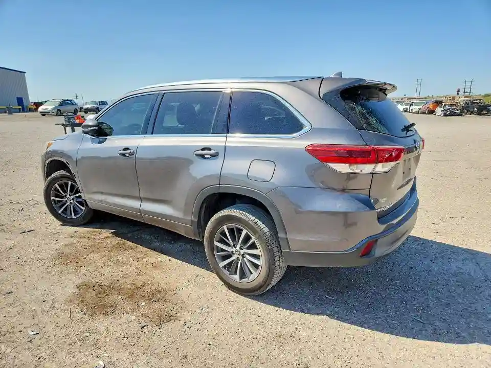 5TDKZRFH4JS258715 2018 TOYOTA HIGHLANDER-1
