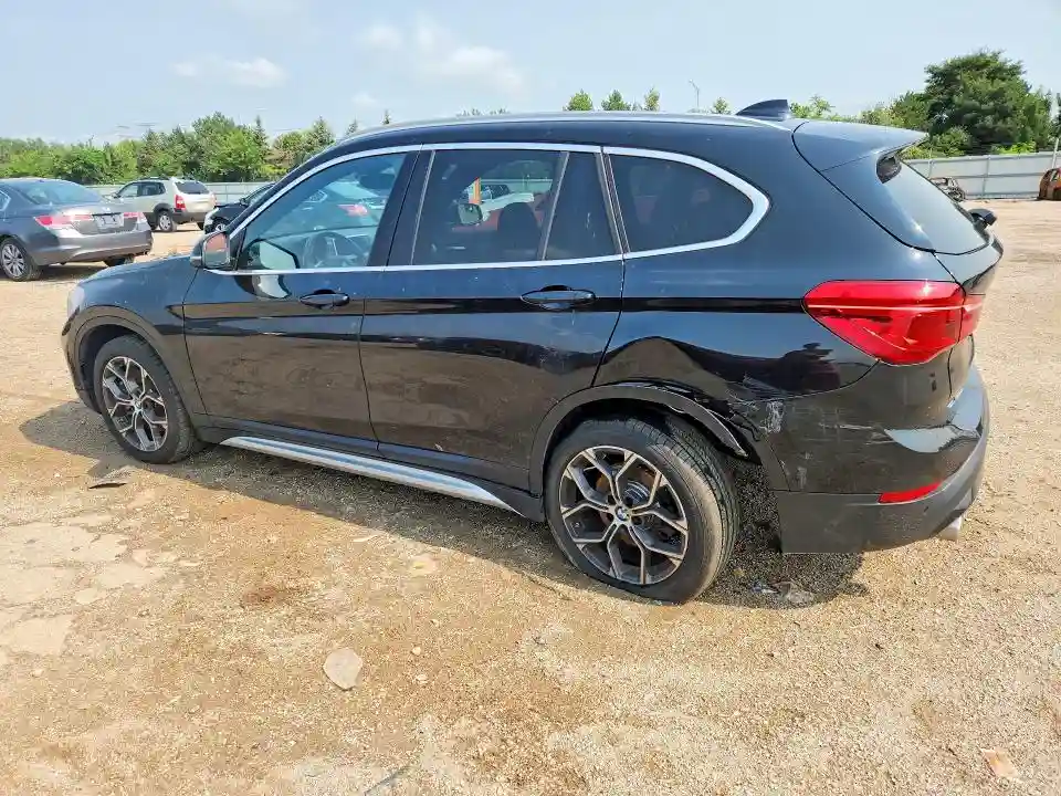 WBXJG7C03M5U23123 2021 BMW X1-1
