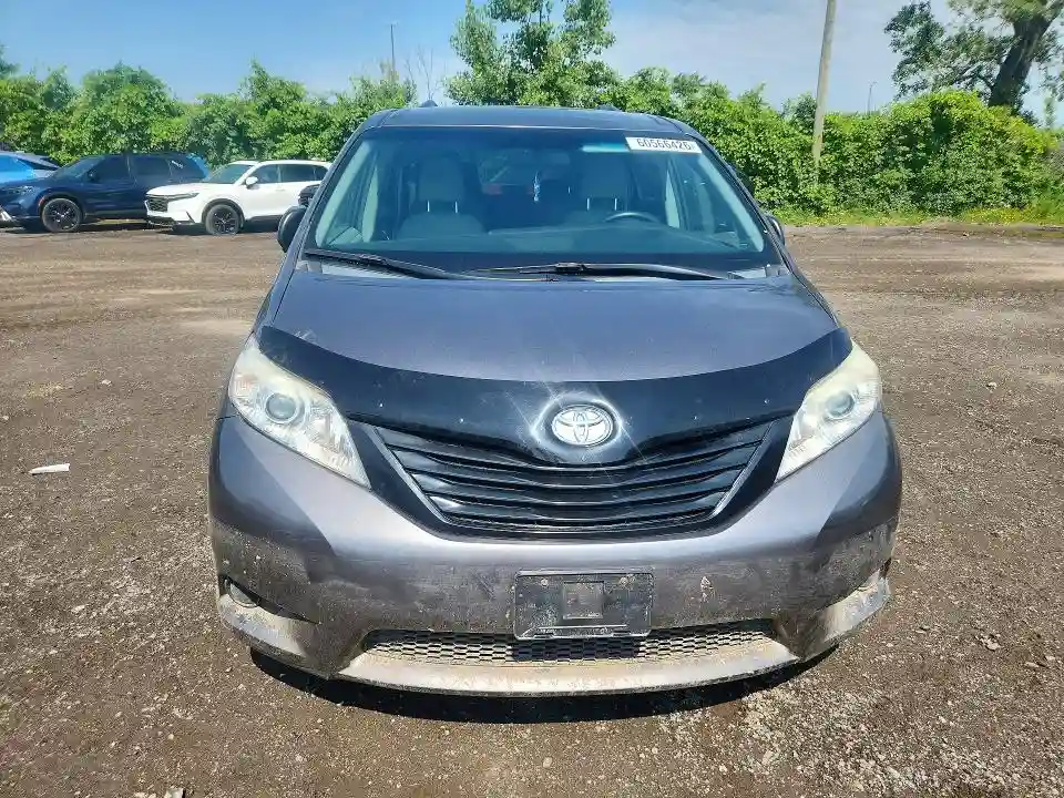 5TDZK3DCXFS622697 2015 TOYOTA SIENNA L 7-4