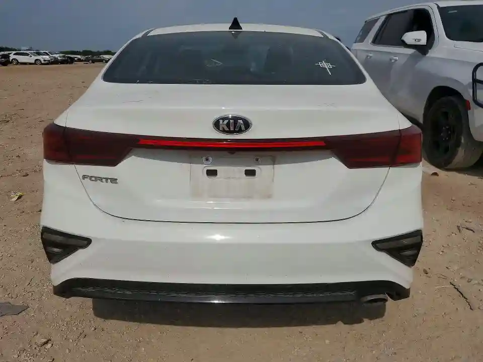 3KPF24AD8ME339339 2021 KIA FORTE-5