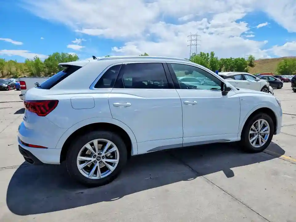WA1EECF37P1031223 2023 AUDI Q3-2
