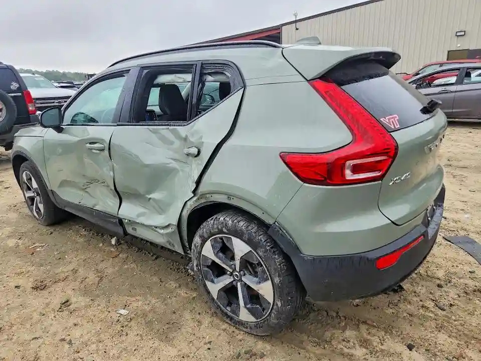 YV4L12UK5R2215860 2024 VOLVO XC40 CORE-1