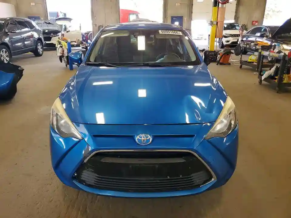 3MYDLBYV7HY162375 2017 TOYOTA YARIS-4