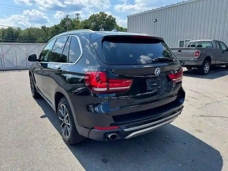 5UXKR0C34H0V74261 2017 BMW X5-1