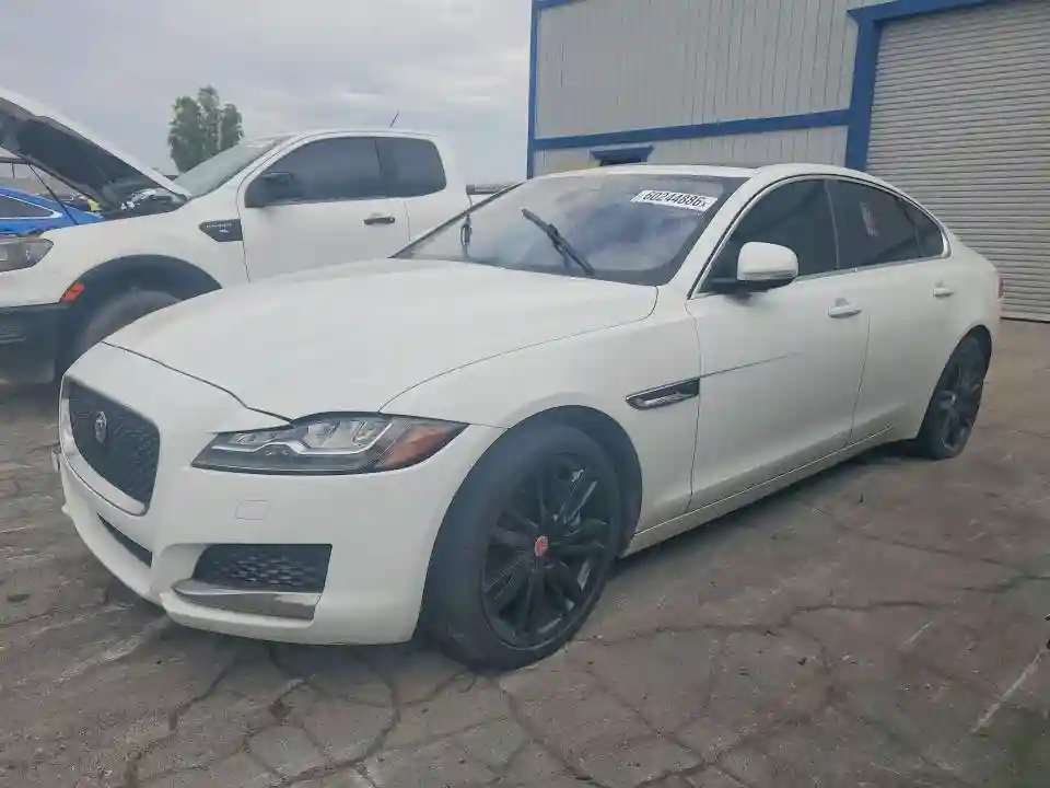 SAJBE4BV8GCY13557 2016 JAGUAR XF-0