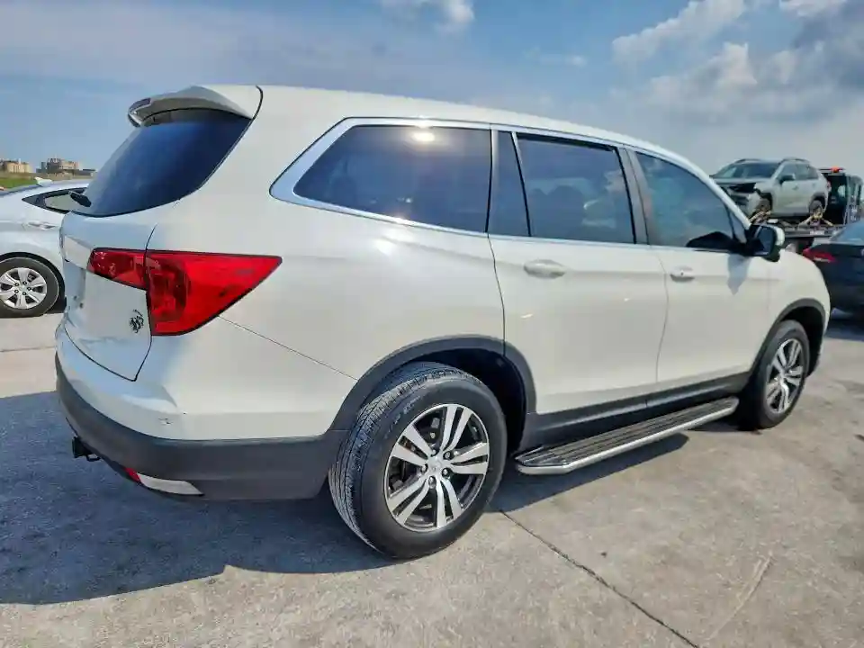 5FNYF5H33JB032781 2018 HONDA PILOT-2