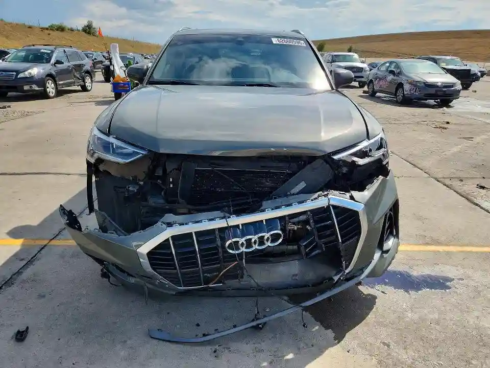 WA1FECF37L1085443 2020 AUDI Q3-4