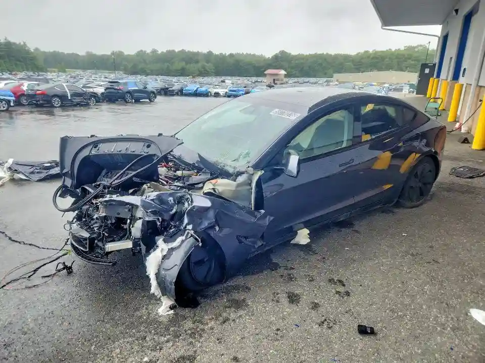 5YJ3E1EA8RF771553 2024 TESLA MODEL 3-0