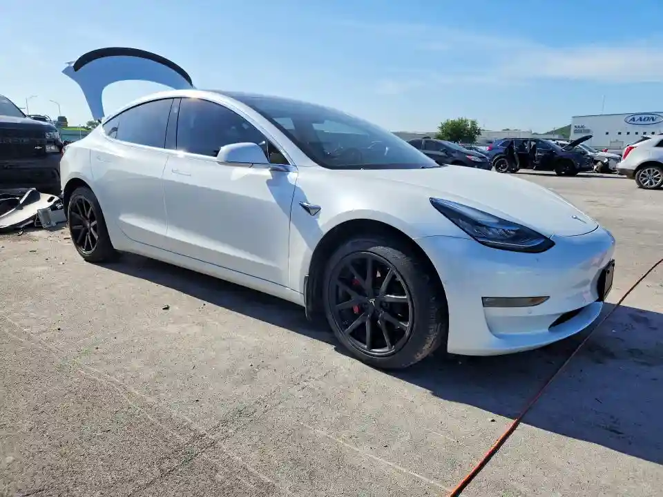 5YJ3E1EA0JF005689 2018 TESLA MODEL 3-3