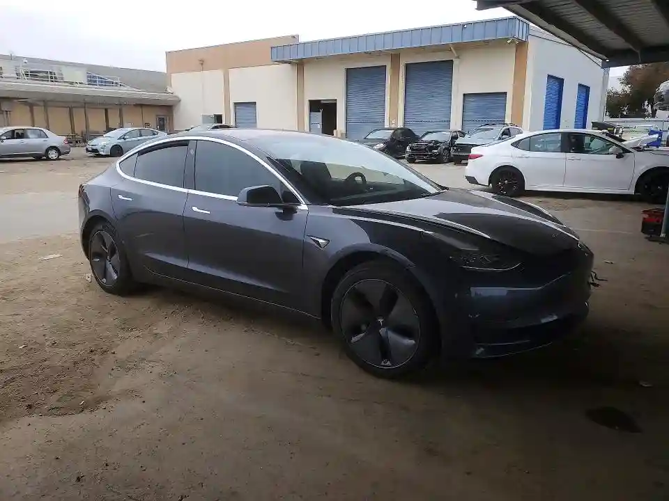 5YJ3E1EB4JF129005 2018 TESLA MODEL 3-3