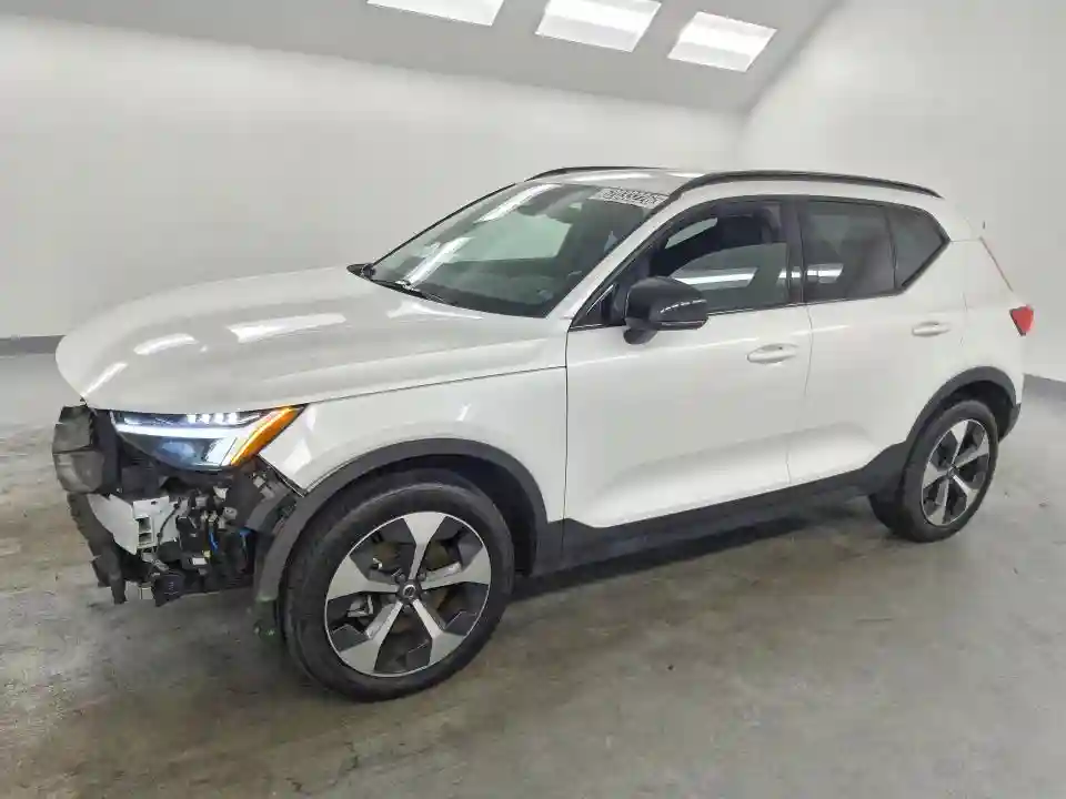 YV4L12UK2R2211653 2024 VOLVO XC40 CORE-0