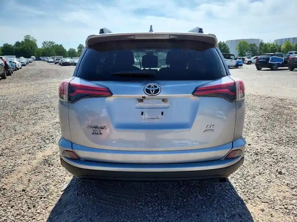 JTMBFREV7JJ252100 2018 TOYOTA RAV4-5