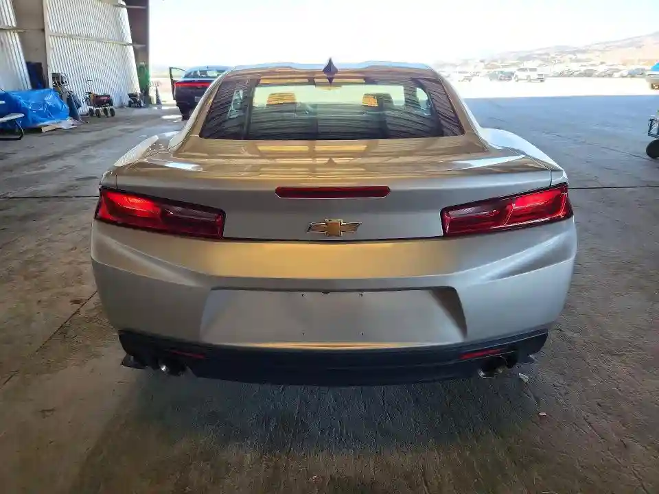 1G1FB1RX1J0156133 2018 CHEVROLET CAMARO-5