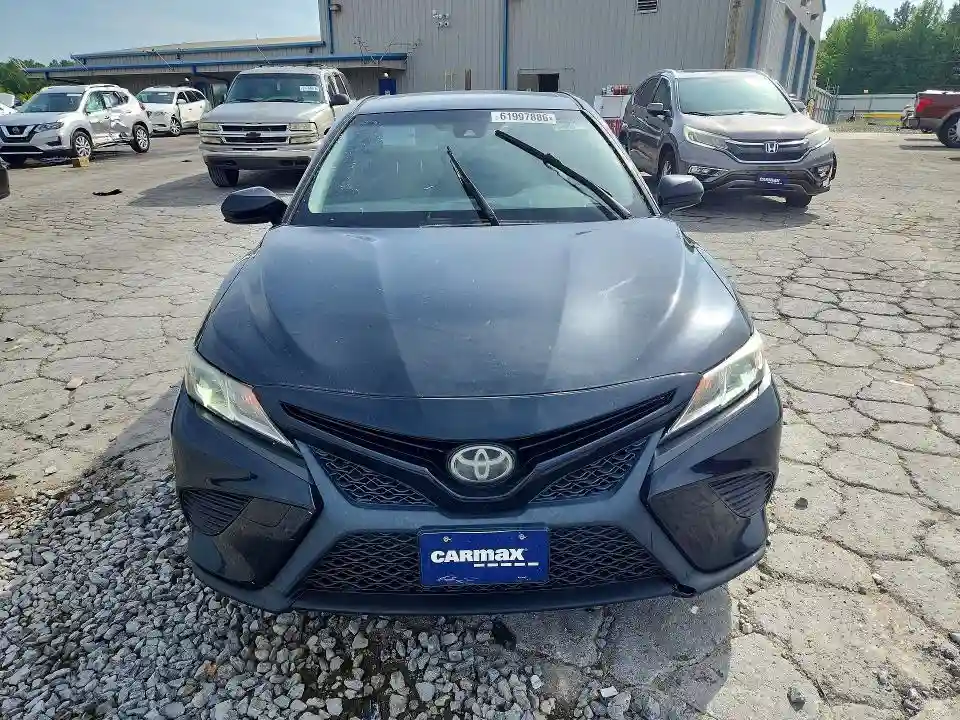 JTNB11HK9J3009647 2018 TOYOTA CAMRY-4