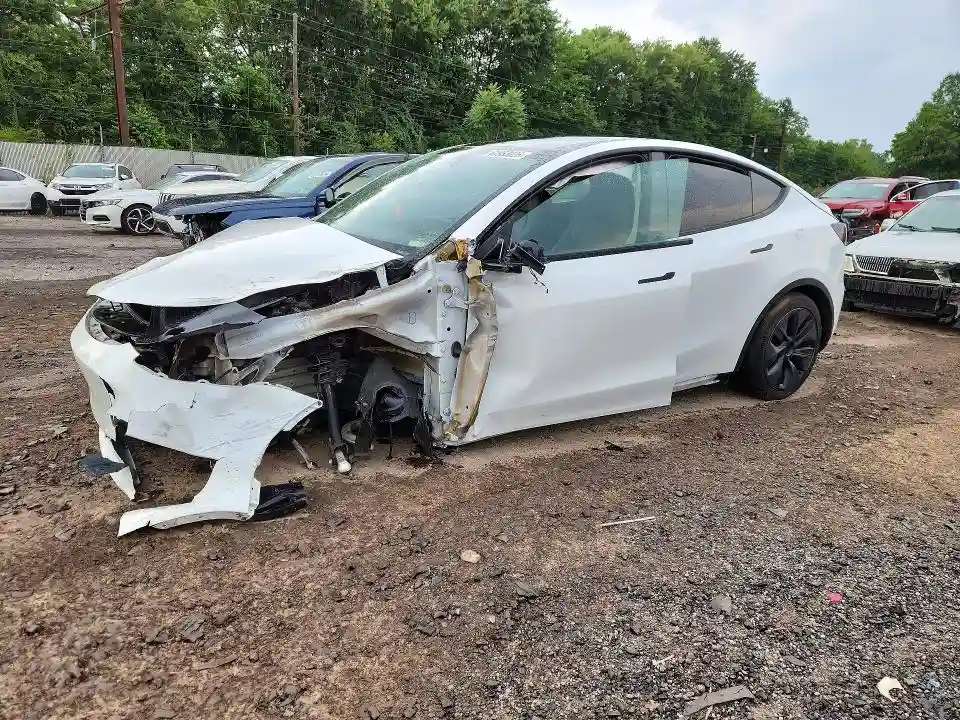 7SAYGDED3RF129160 2024 TESLA MODEL Y-0