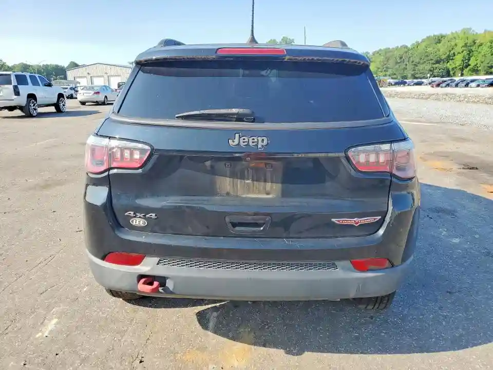 3C4NJDDB6JT130746 2018 JEEP COMPASS-5
