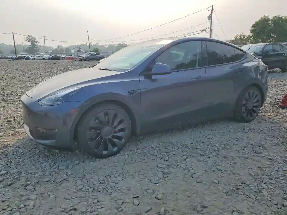 7SAYGDEFXPF582514 2023 TESLA MODEL Y-0
