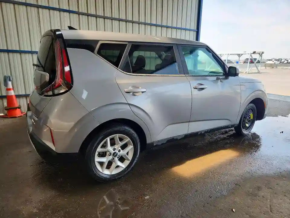 KNDJ23AU5P7881345 2023 KIA SOUL-2