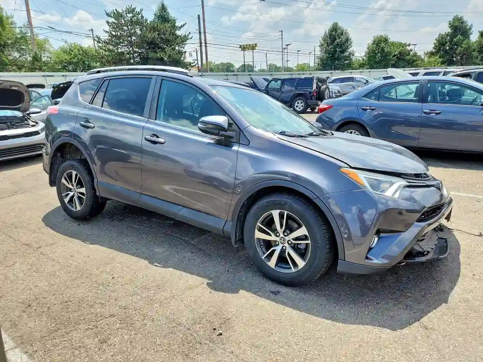2T3RFREVXJW851623 2018 TOYOTA RAV4-3