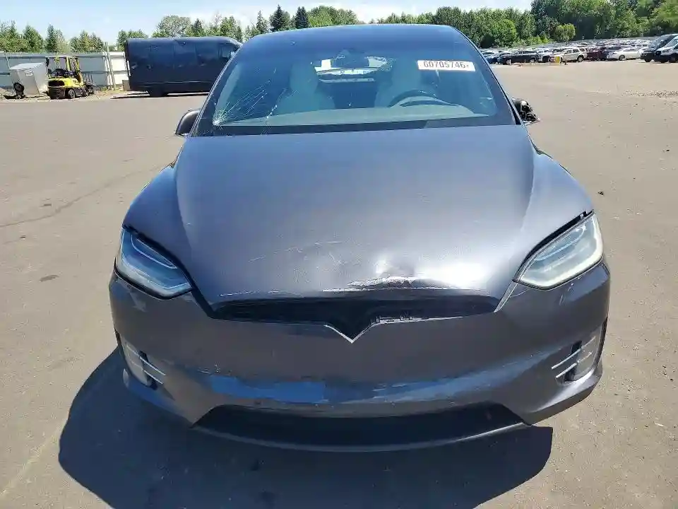 5YJXCBE24GF005502 2016 TESLA MODEL X-4