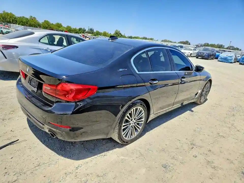 WBAJA9C58JB252031 2018 BMW 5 SERIES-2