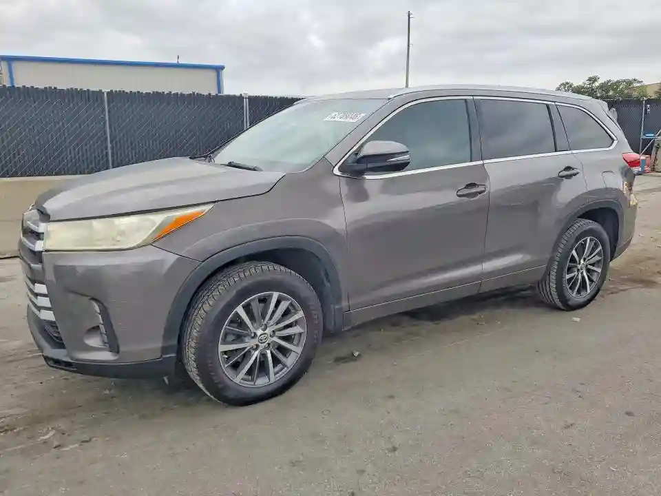 5TDKZRFH1JS543095 2018 TOYOTA HIGHLANDER-0