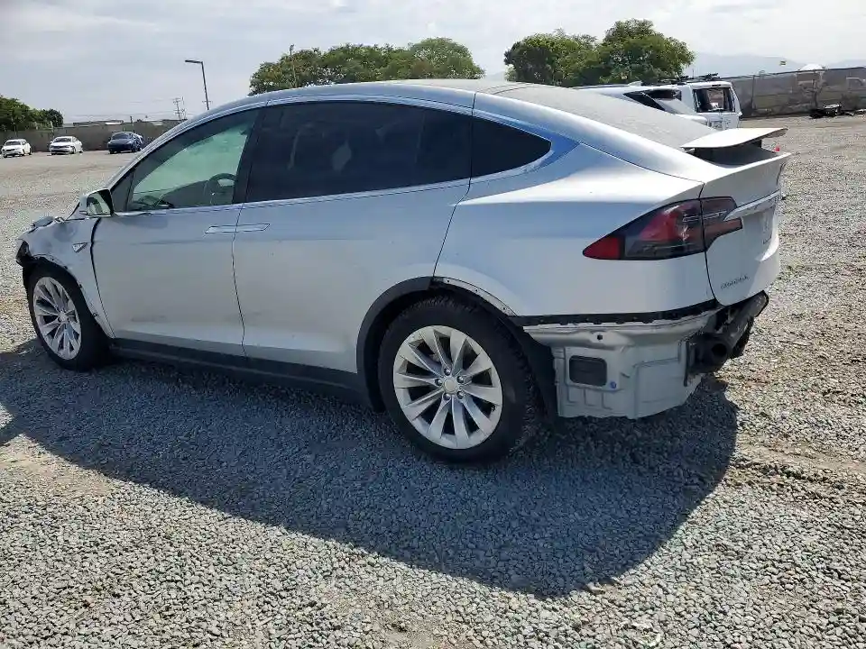 5YJXCAE24GF019426 2016 TESLA MODEL X-1