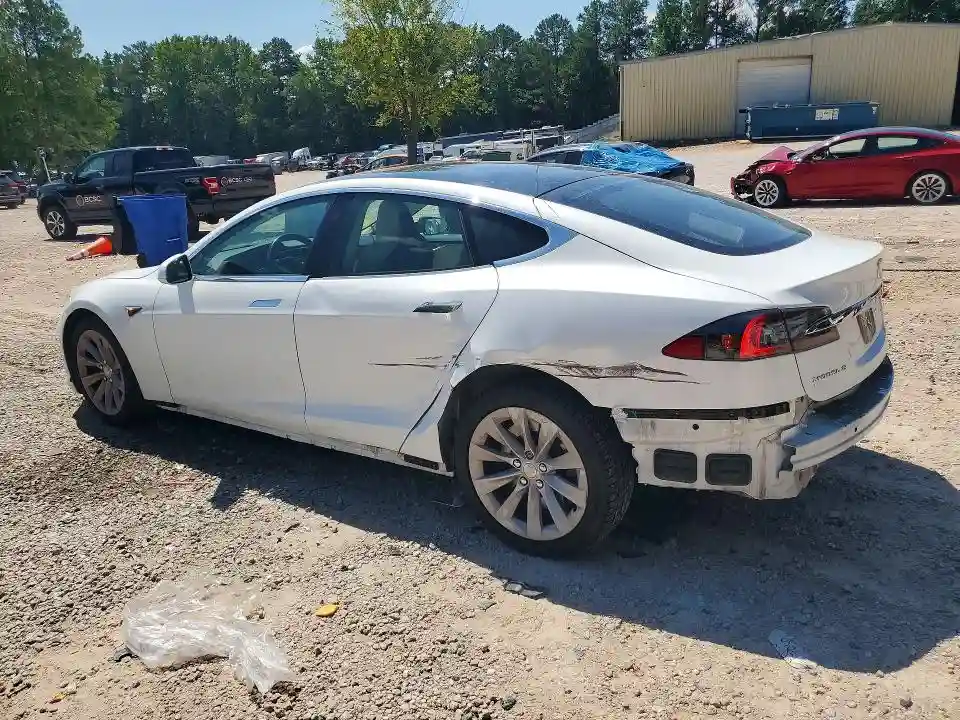 5YJSA1E24JF252407 2018 TESLA MODEL S-1