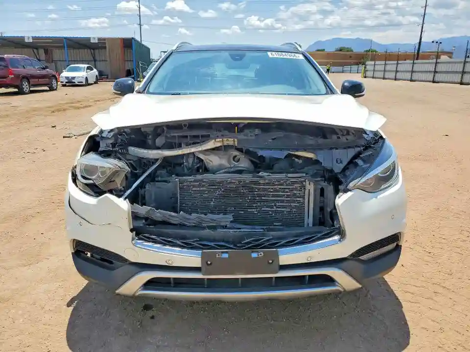 SJKCH5CR5HA039196 2017 INFINITI QX30-4