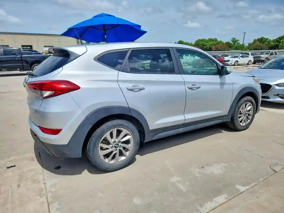 KM8J23A45HU463804 2017 HYUNDAI TUCSON-2
