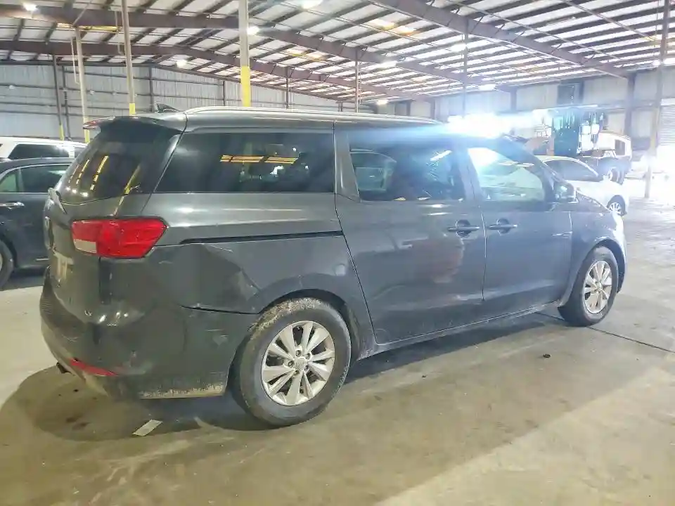 KNDMB5C15H6239761 2017 KIA SEDONA-2