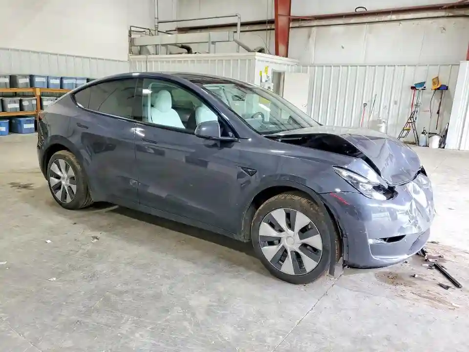 7SAYGDEE2PF838670 2023 TESLA MODEL Y-3