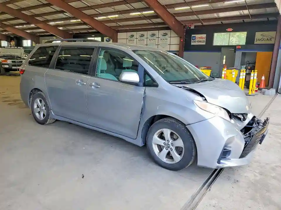 5TDKZ3DCXJS921127 2018 TOYOTA SIENNA-3