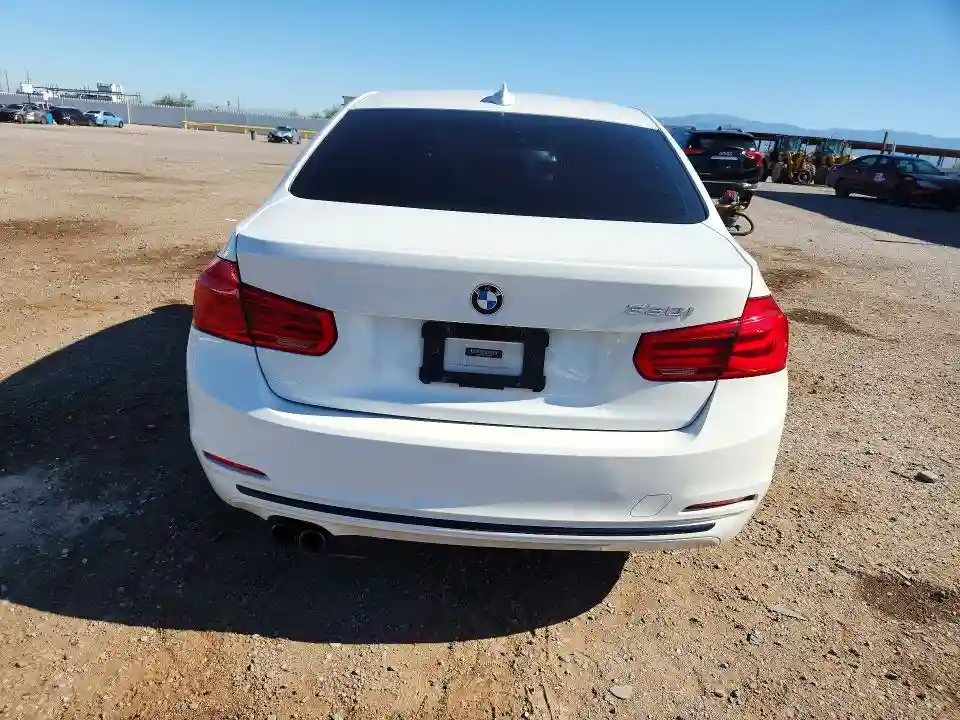 WBA8B9C54JEE81464 2018 BMW 3 SERIES-5