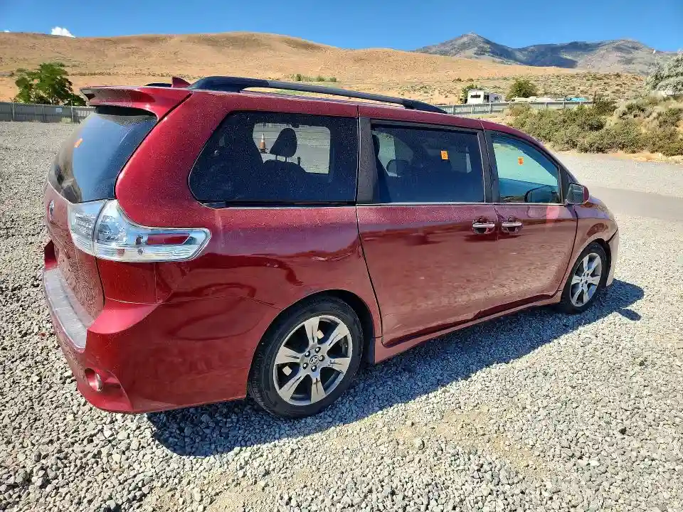 5TDXZ3DC7KS965996 2019 TOYOTA SIENNA-2
