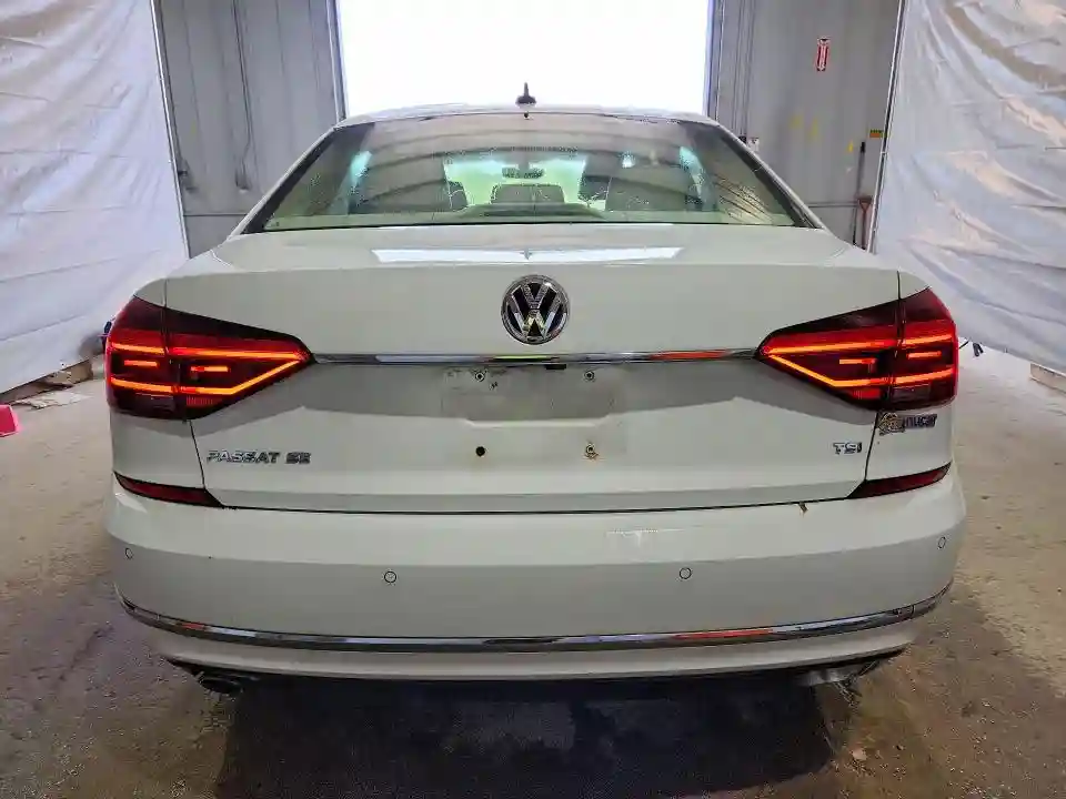 1VWGT7A35HC009372 2017 VOLKSWAGEN PASSAT-5