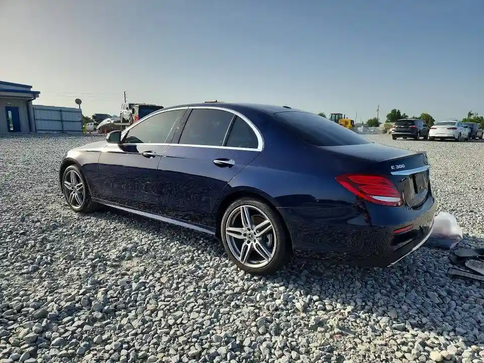 WDDZF4JBXJA300532 2018 MERCEDES-BENZ E-CLASS-1