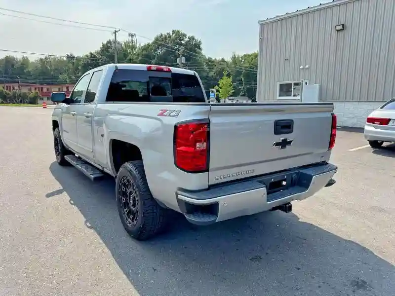 1GCVKREC3JZ373599 2018 CHEVROLET SILVERADO-1