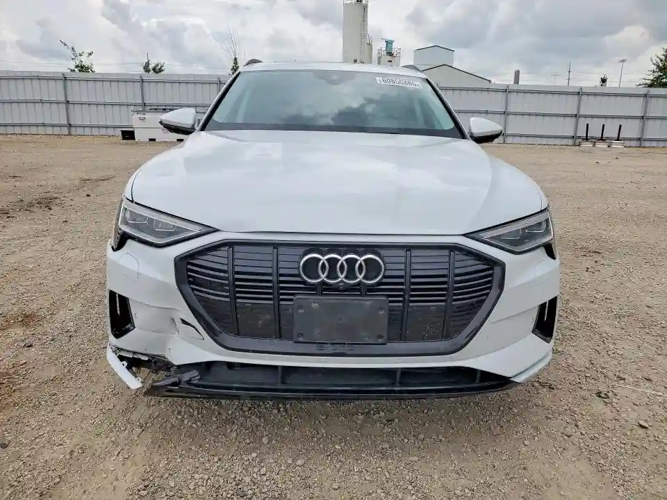 WA1AAAGE0MB010699 2021 AUDI E-TRON-4