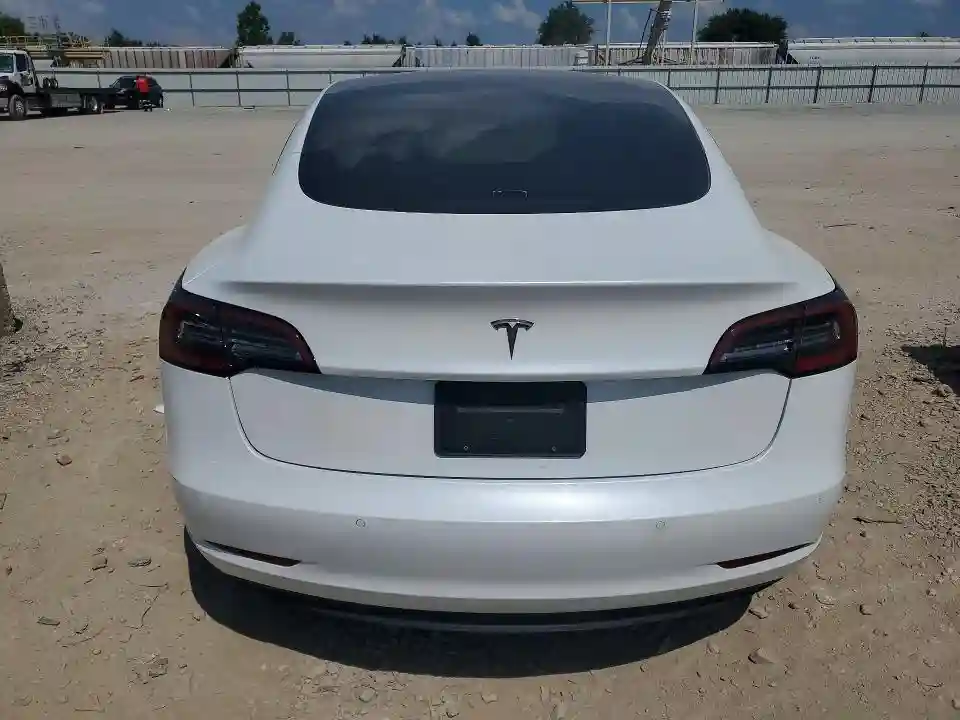 5YJ3E1EA1MF084679 2021 TESLA MODEL 3-5