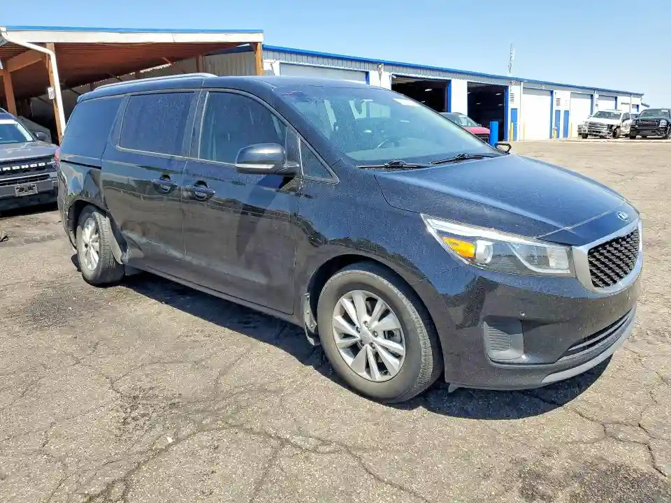 KNDMB5C1XH6322697 2017 KIA SEDONA-3