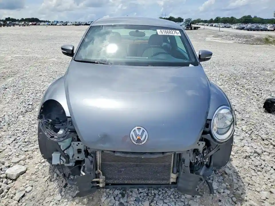 3VWF17ATXHM619462 2017 VOLKSWAGEN BEETLE-4