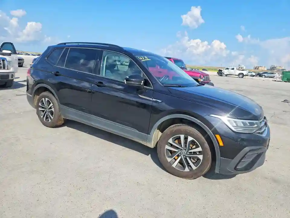 3VVFB7AX0RM028756 2024 VOLKSWAGEN TIGUAN-3