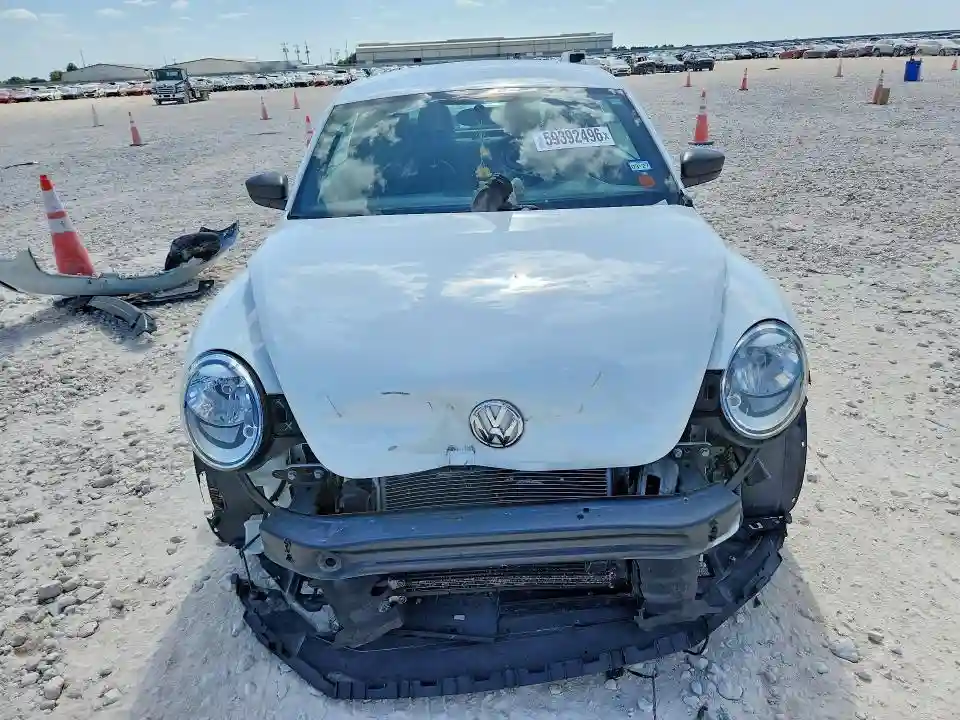 3VWF17AT1HM618894 2017 VOLKSWAGEN BEETLE-4